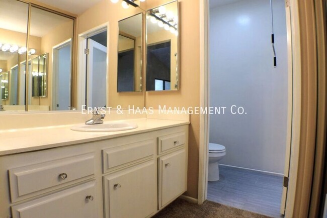 Building Photo - 3667 Country Club Dr