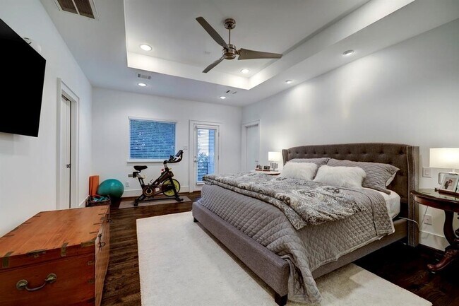 Building Photo - 2007 Brun St