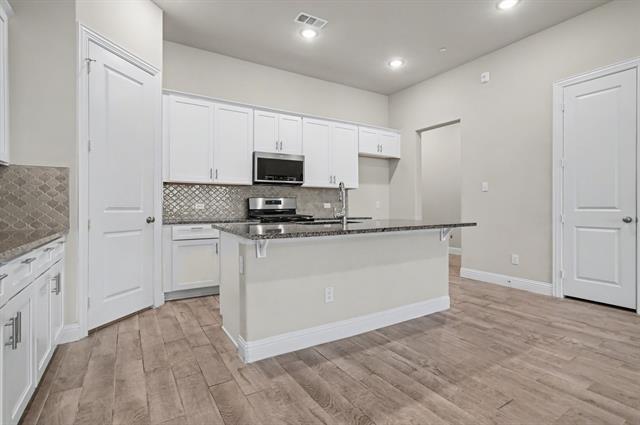 Building Photo - 209 Suma Dr