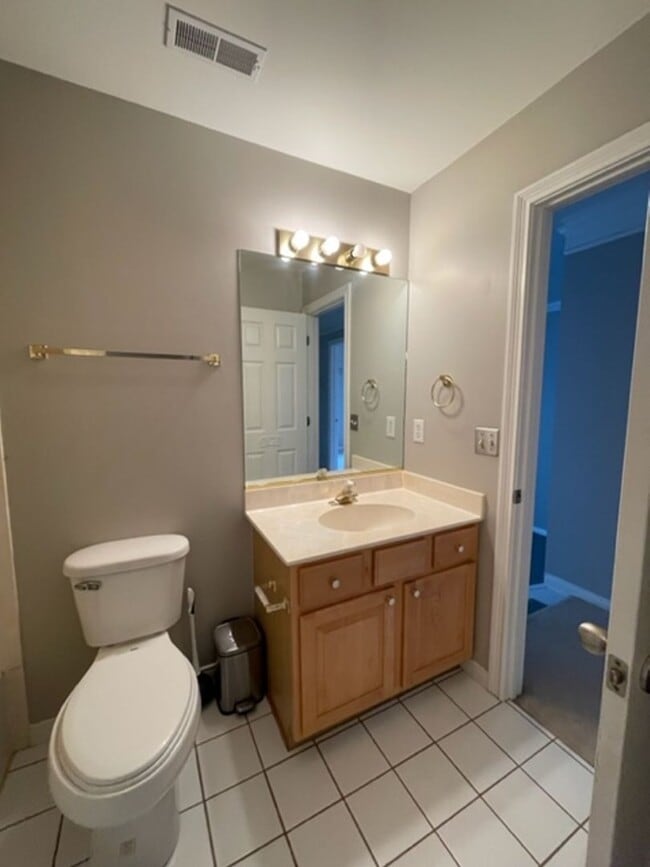 Building Photo - West Knoxville, Farragut 37934 - 4 bedroom, 3.5 bath, 2 Story Brick Home -Contact Debra Johnson (...