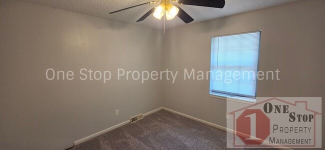 Building Photo - 3 bedroom, 2 bathroom Duplex in Independence