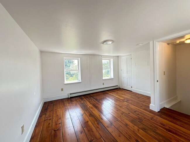 Building Photo - 1232 N Hancock St