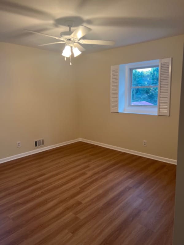 Building Photo - 3179 River Oak Rd