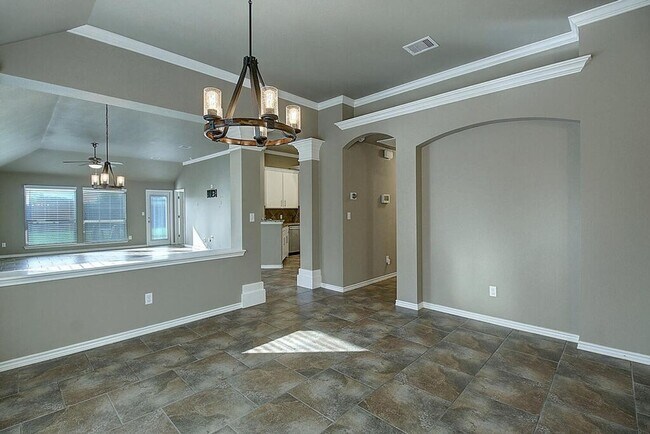 Building Photo - 7637 Cattlemen Dr