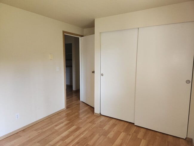 Building Photo - Rambler Available For Rent!!