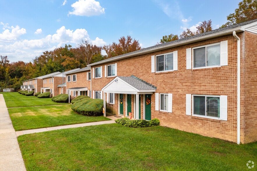 Building Photo - Orchard Court Apartments