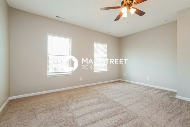 Building Photo - 3 Bedroom Pet-Friendly Home in Youngsville...