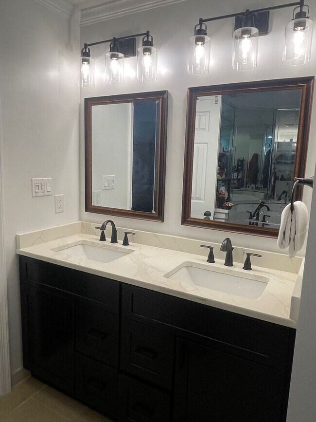 Building Photo - Cypress Point