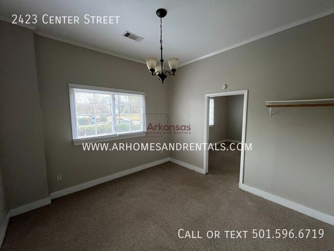 Building Photo - 2423 Center St