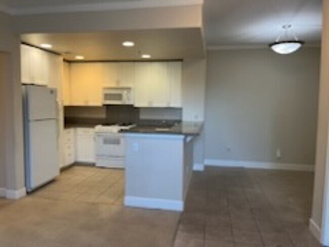 Building Photo - Epic REA - Great 1 BR/1 BA Condo w/Parking in Montebello Community of Cupertino