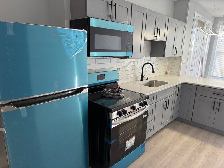 Building Photo - 2517 Island Ave