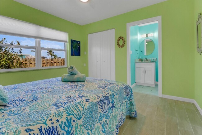 Building Photo - 2567 Cay Cove