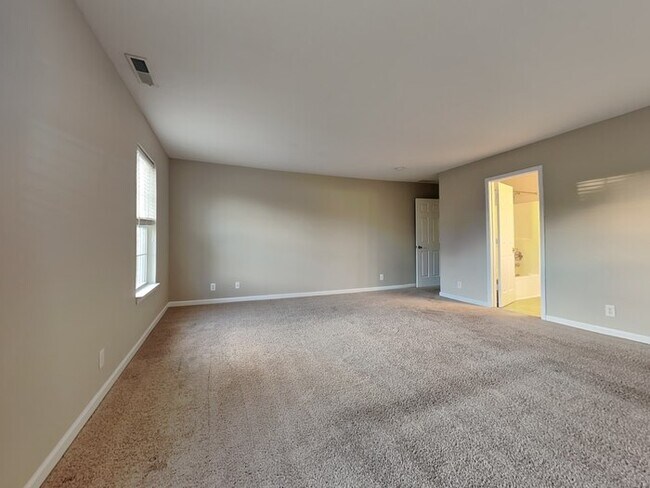 Building Photo - Price Reduction!