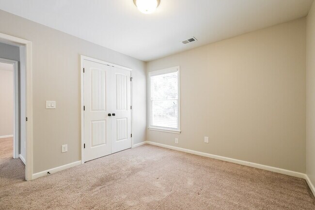 Building Photo - 216 Jefferson Ave