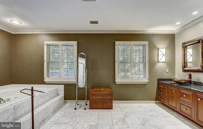 Building Photo - 13731 Canal Vista Ct