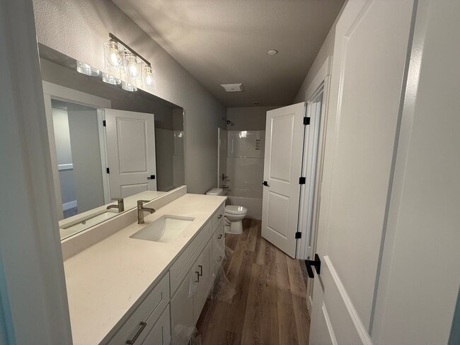 Building Photo - Spacious home in Bremerton.  Apply today t...