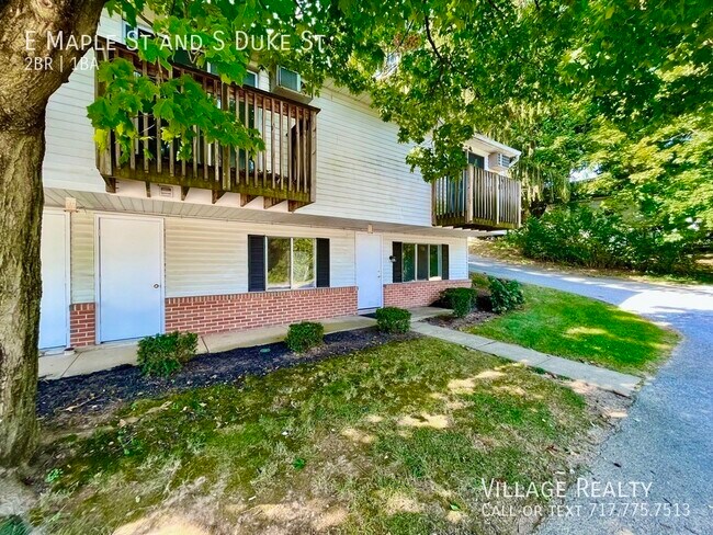 Building Photo - 461 E Maple St