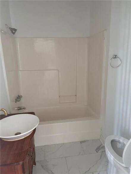 Building Photo - 3221 N Miro St