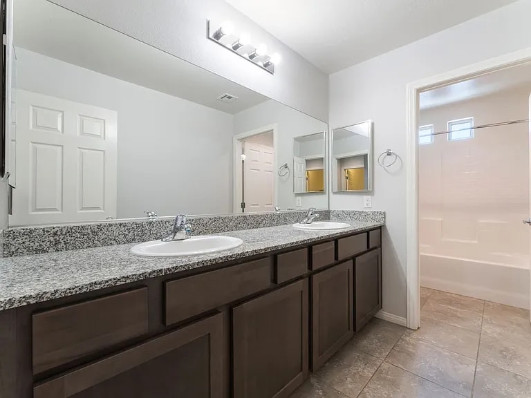 Building Photo - 5904 Galway Bay St