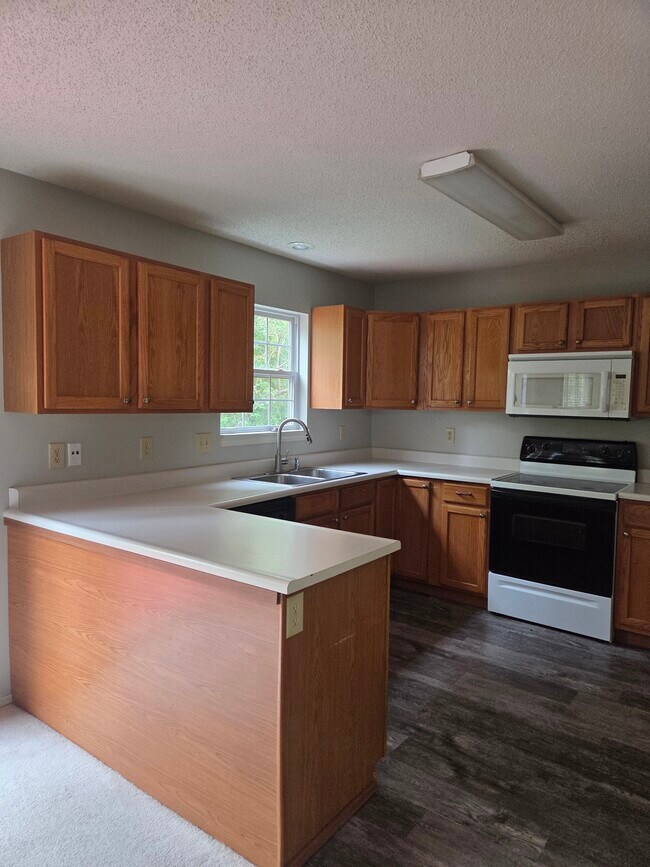 Kitchen - 2120 S Azalea Ln