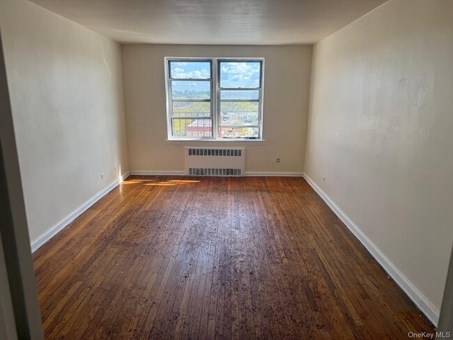 Building Photo - 105-38 63rd Dr