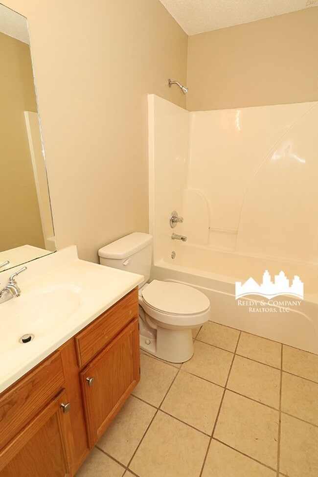 Building Photo - 275 Gracewood St