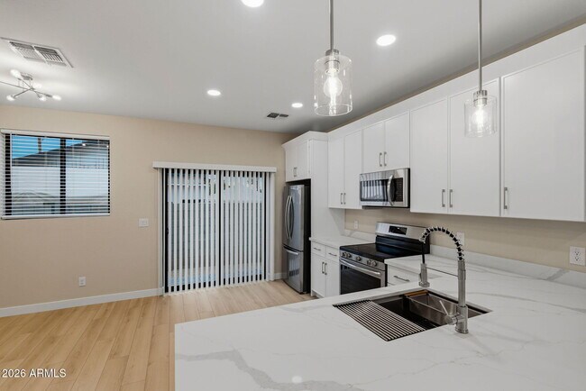 Building Photo - 1222 E Diamond St