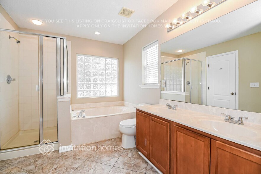 Building Photo - 2559 Britney Lakes Ln