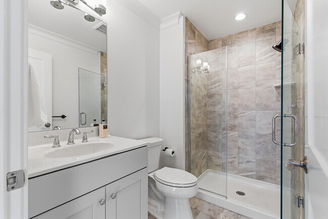 Building Photo - 26 River St