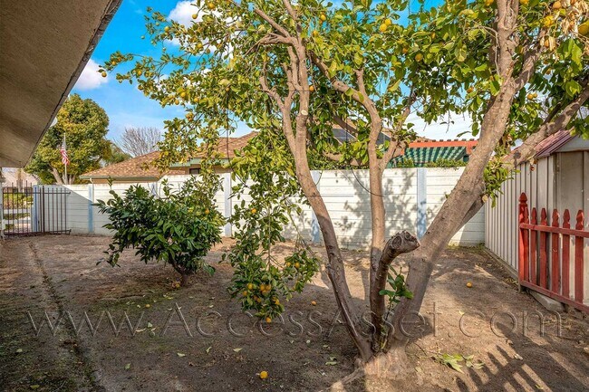 Building Photo - Hemet Rental with Attached Garage, Fireplace & Private Backyard