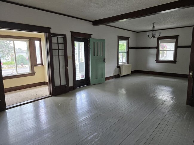 Building Photo - 555 CY Ave