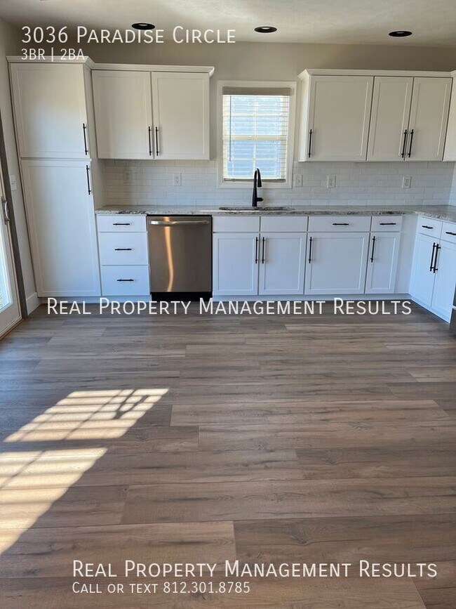 Building Photo - 3036 Paradise Circle