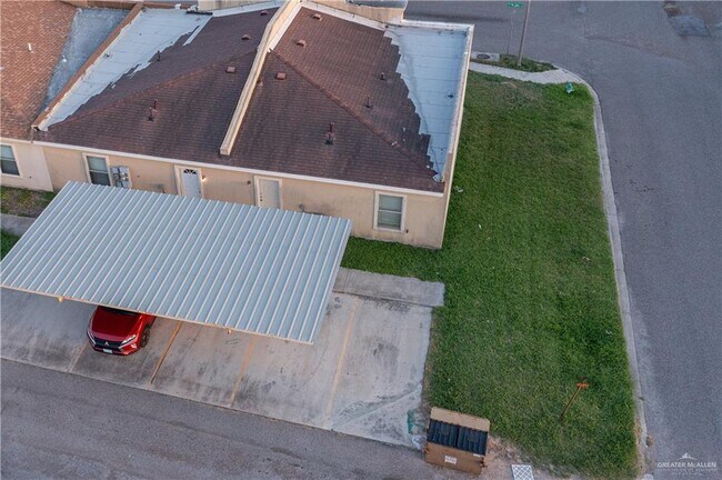 Building Photo - 3151 Regal Dr