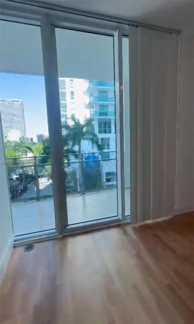 Building Photo - 350 NE 24th St