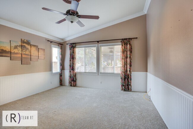 Building Photo - NEW PROMO PRICE! $3,470/MO
