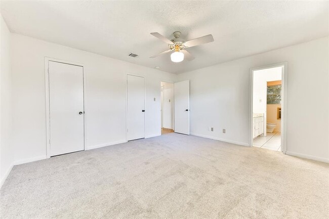 Building Photo - 3405 E Circle Dr
