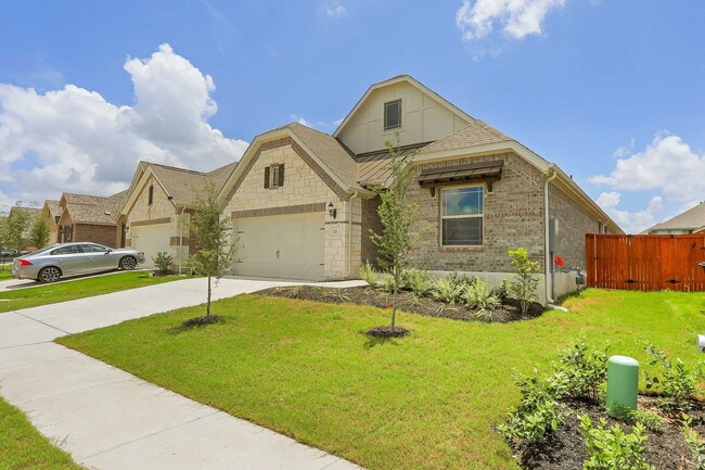 Building Photo - 335 Spinnaker Loop