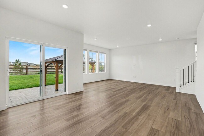 Building Photo - 5457 Inland Ave