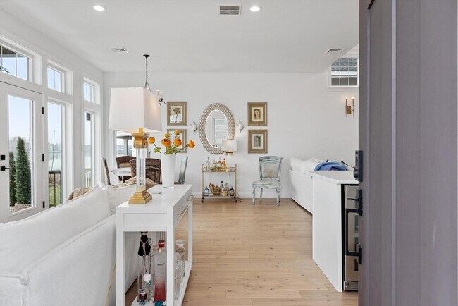 Building Photo - 16 Fosters Point