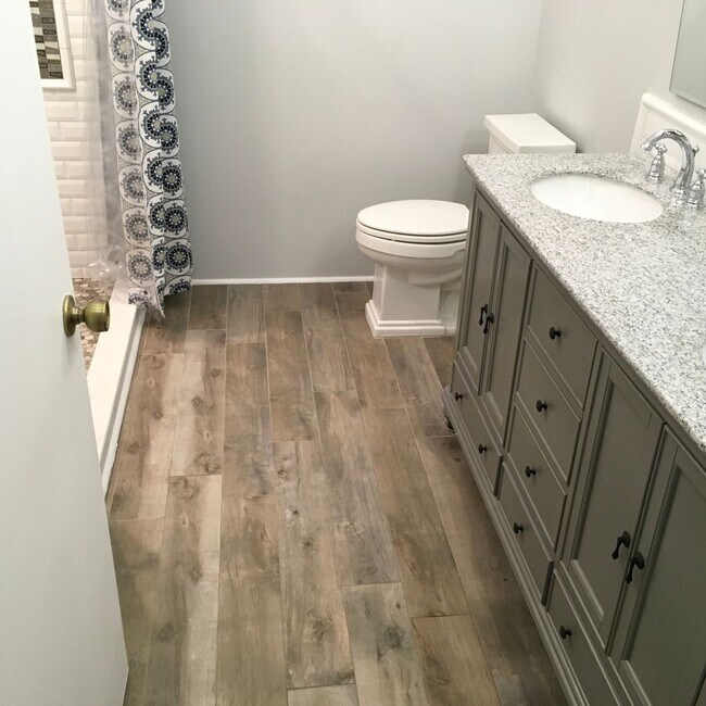Building Photo - 9870 Watermill Cir