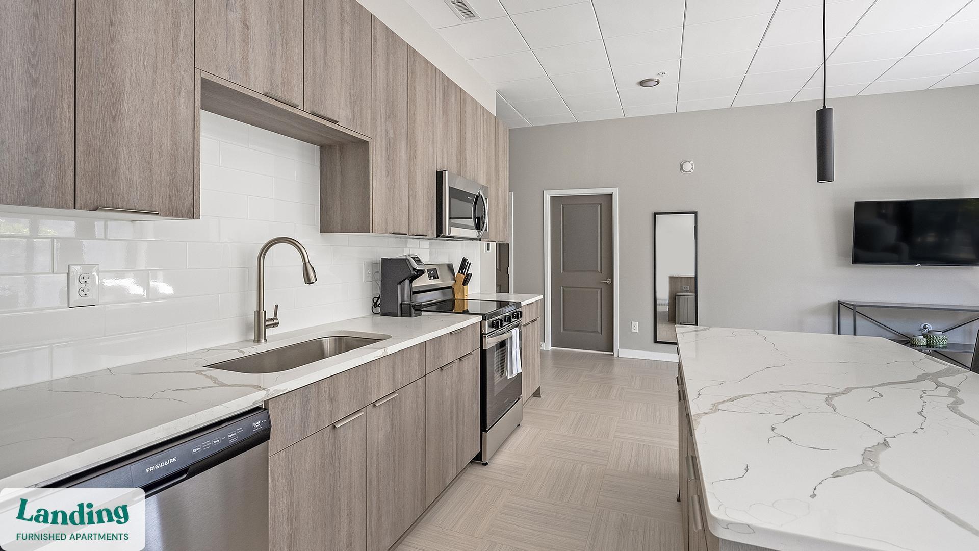 Building Photo - 600 19th St N