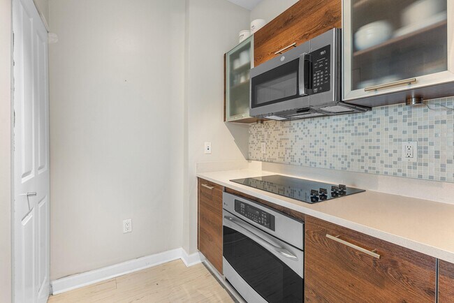 Building Photo - 480 Hibiscus St