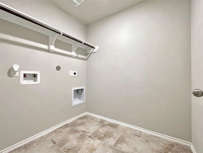 Building Photo - 23827 Piedmont Forest Dr