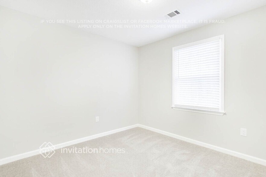 Building Photo - 4132 Maple Ln