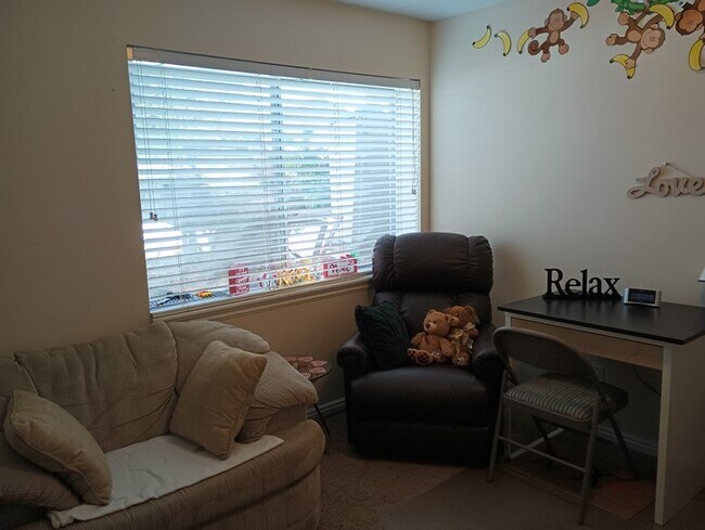 Building Photo - 11559 Thoroughbred Dr