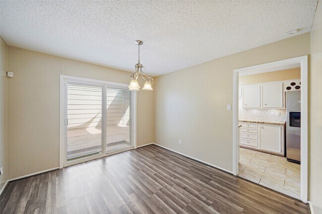 Building Photo - 5836 Sampley Way