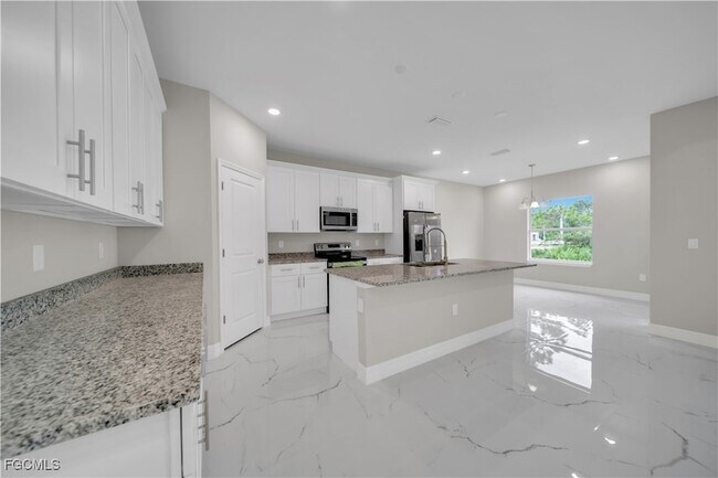 Building Photo - 543 McArthur Blvd