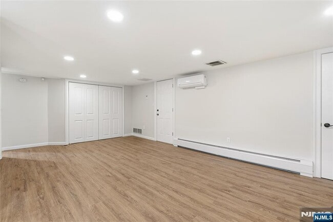 Building Photo - 202 Knox Ave