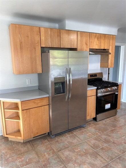 Building Photo - 15161 Sprenger Ave