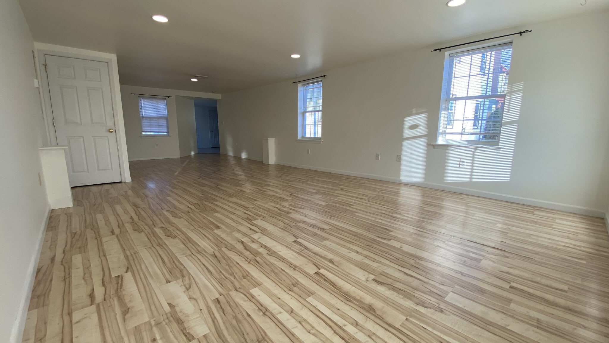 Building Photo - 1294 N Mountain Rd